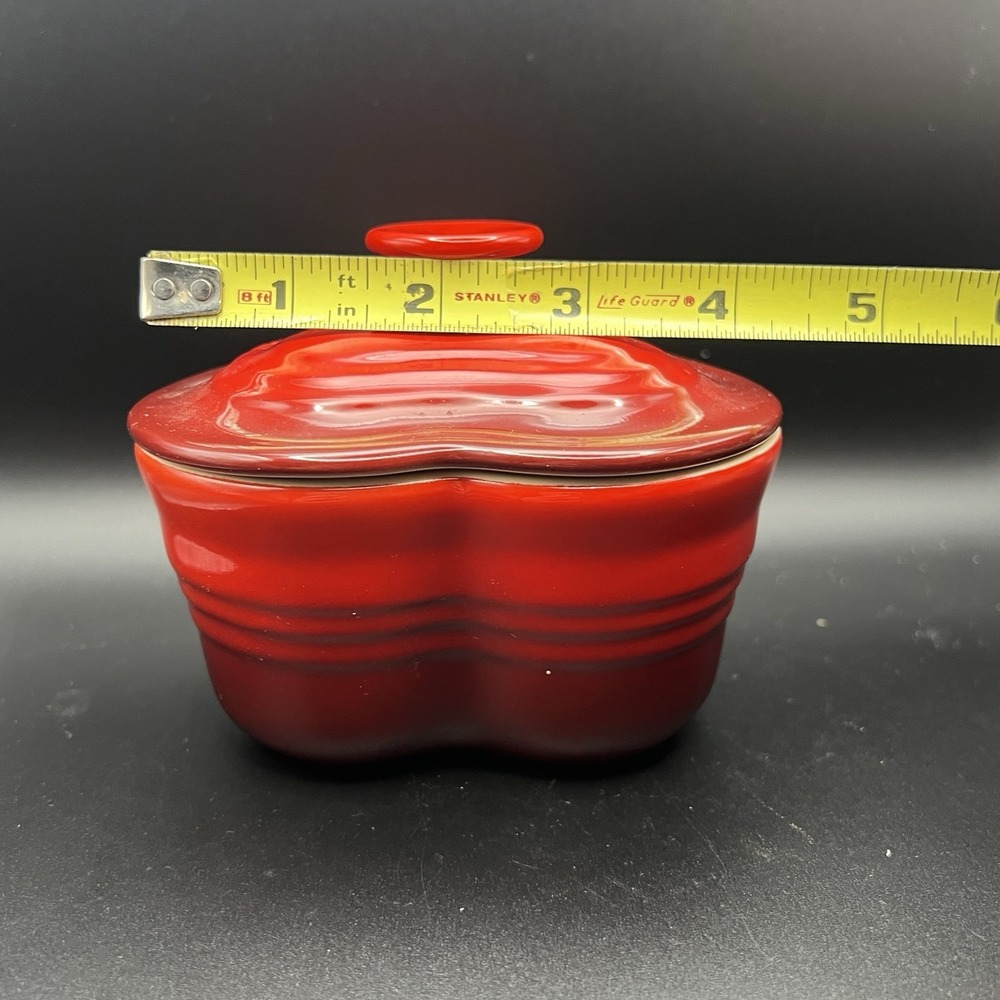 Le Creuset Ombre Red Heart Shape Miniature Covered Ramekin Stoneware Cocotte - Picture 12 of 12
